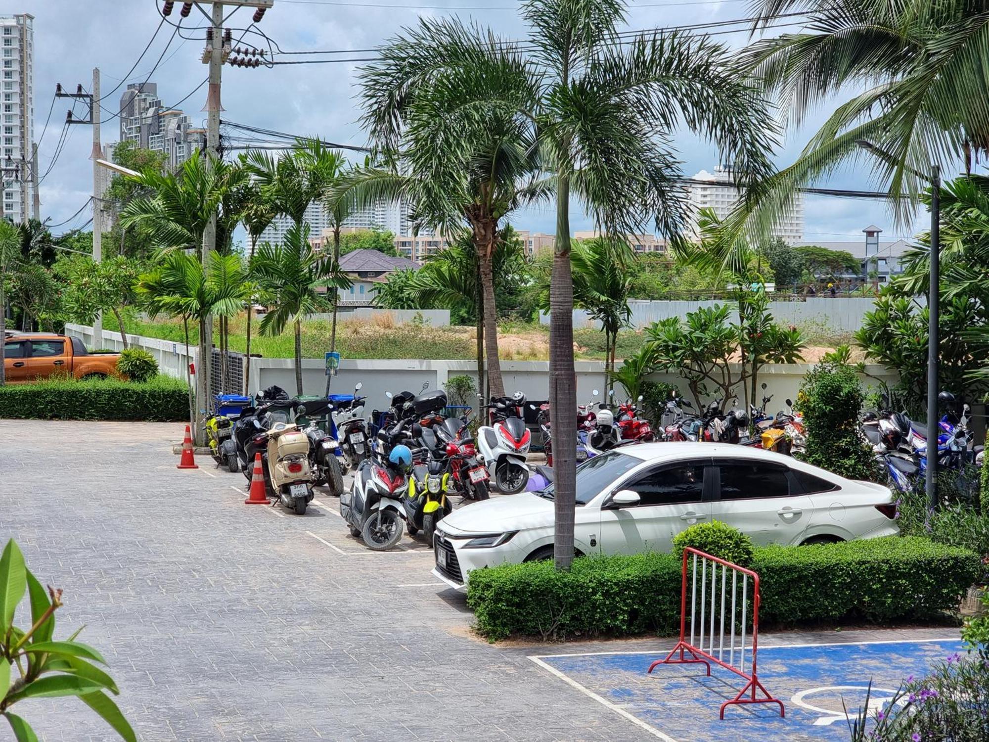 Laguna Beach Condo Resort 3 Maldives Pattaya: Pool View Retreat Jomtien Beach Exterior photo